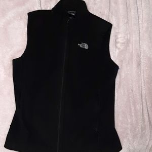 Thenorthface size large,black cut off sweater